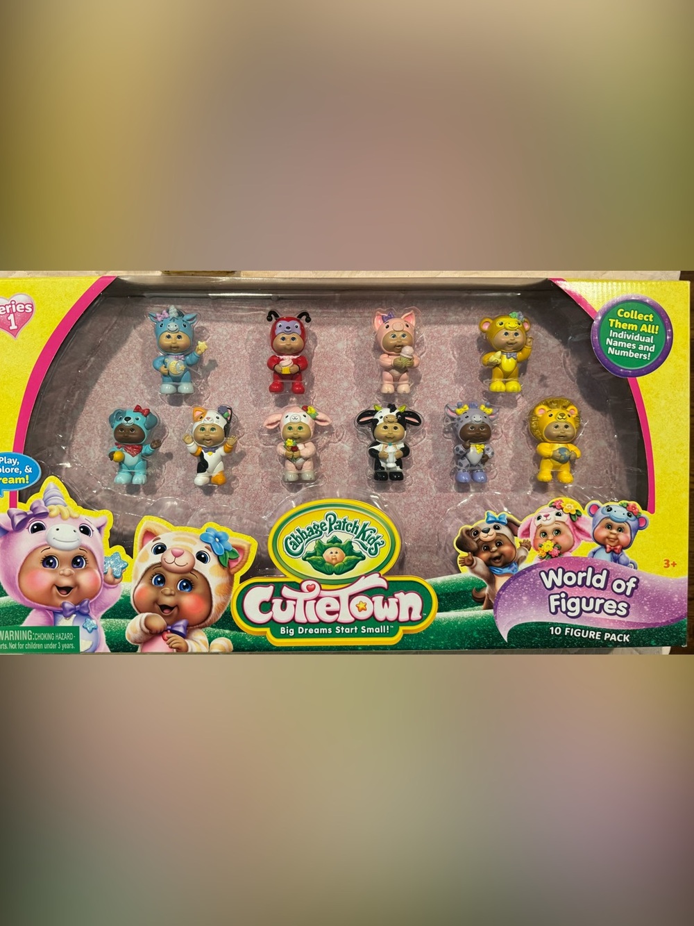 Classic Cabbage Patch Cutie Town Collectible Figures
